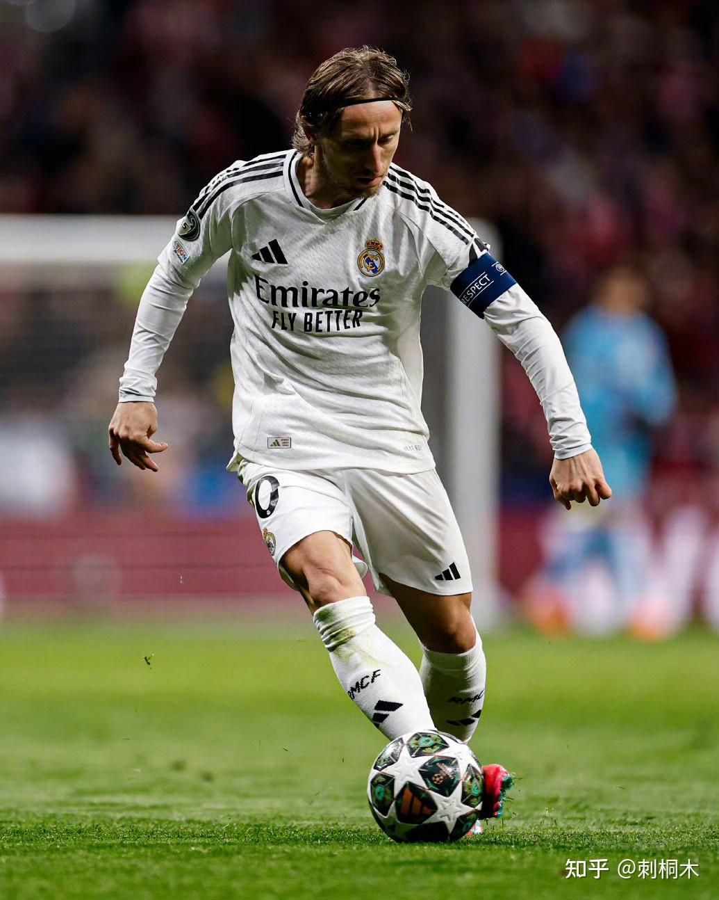 LPL冠军中单晚节不保！单局1-8刷新下限，观众喊话官方：严查账户